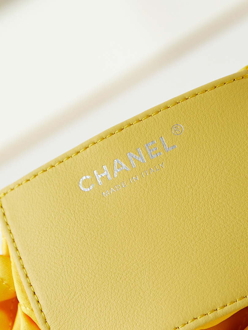 Chanel 22 Mini Handbag Patent Gradient Calfskin Lacquered Metal AS3980 White & Yellow - Default Title - View 8