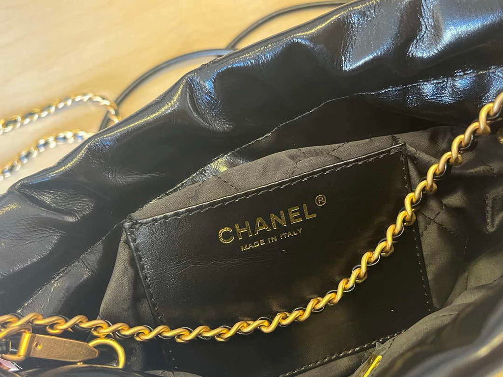 Chanel 22 Mini Handbag  Shiny Calfskin & Gold-Tone Metal AS3980 Black