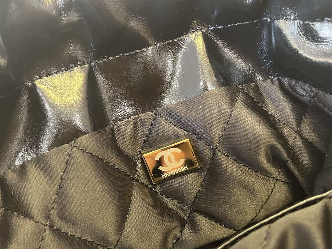 Chanel 22 Mini Handbag  Shiny Calfskin & Gold-Tone Metal AS3980 Black - Default Title - View 9