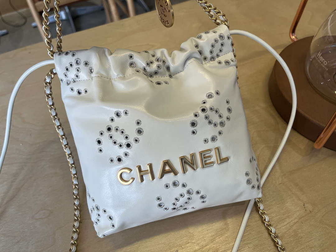 Chanel 22 Mini Handbag  Shiny Calfskin & Gold-Tone Metal AS3980 White