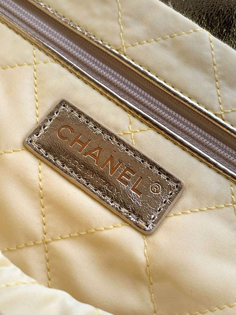 Chanel 22 Small Handbag Fantasy color Calfskin & Gold-Tone Metal AS3260 Gold