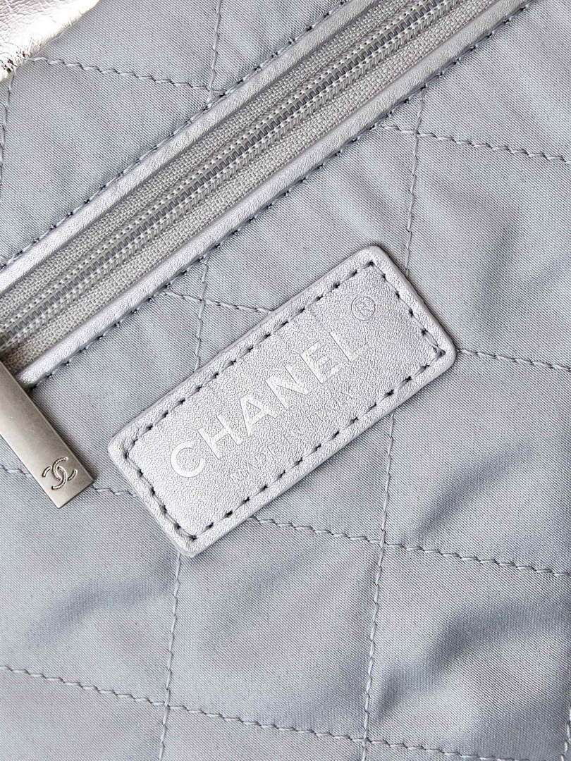 Chanel 22 Small Handbag Fantasy color Calfskin & Silver-Tone Metal AS3260 Silver