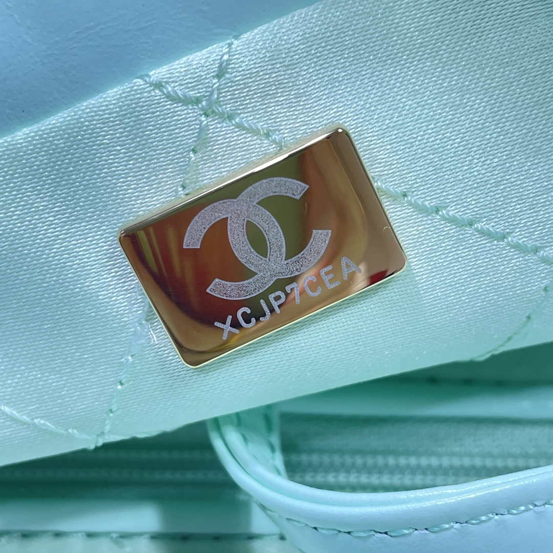 Chanel 22 Small Handbag Shiny Calfskin AS3260 Mint Green