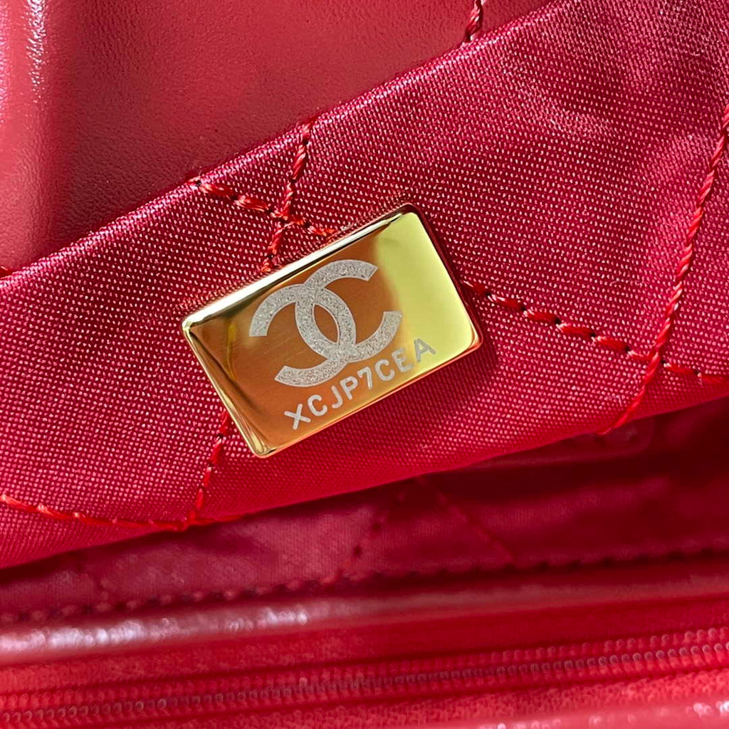 Chanel 22 Small Handbag Shiny Calfskin AS3260 Red
