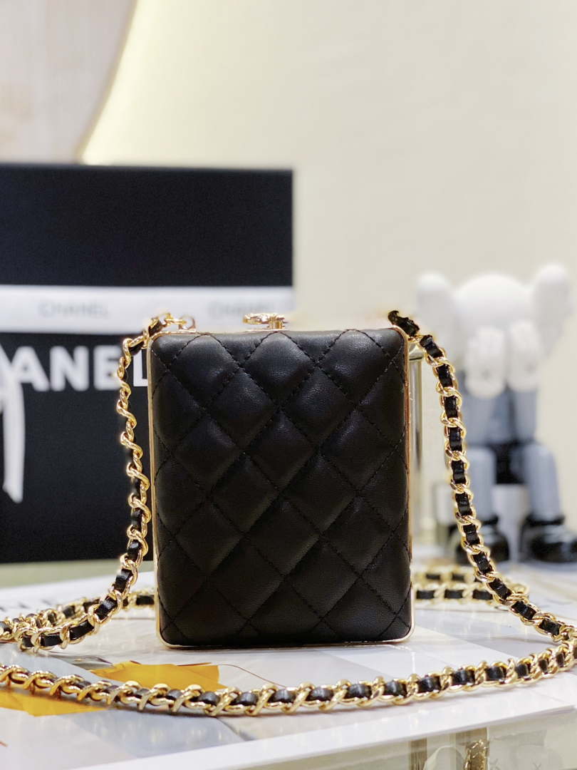 Chanel 22K Evening Bag With Pearls Black and Gold