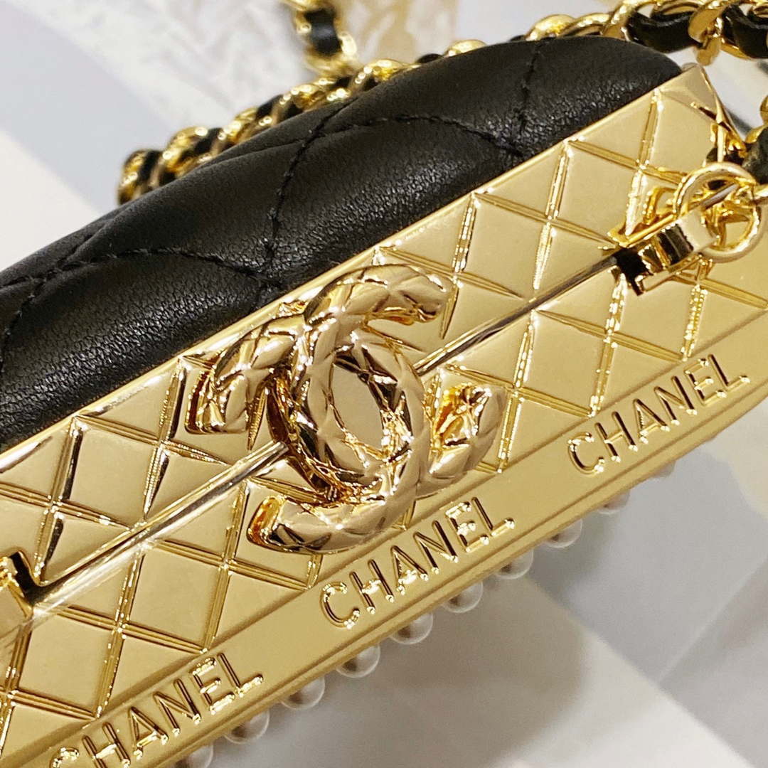 Chanel 22K Evening Bag With Pearls Black and Gold