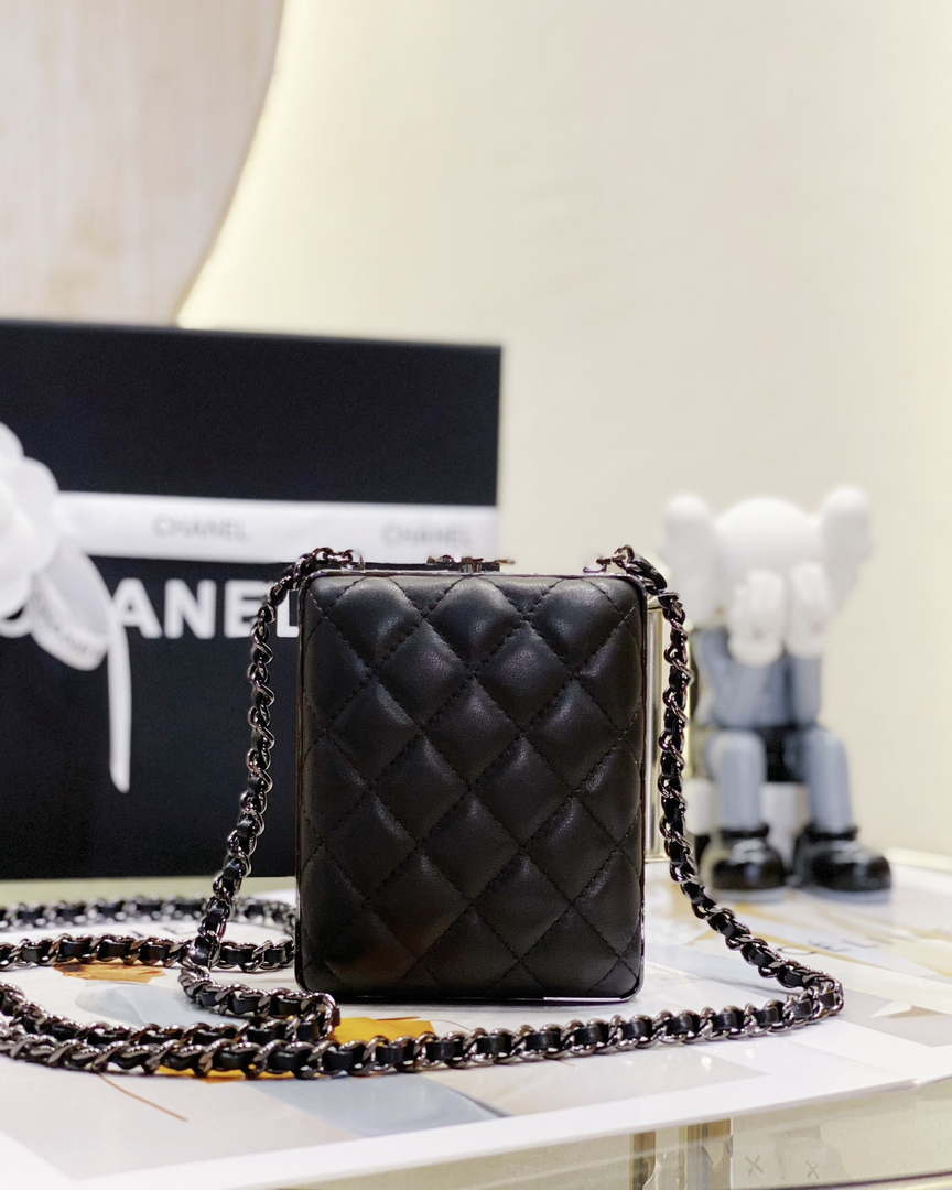 Chanel 22K Evening Bag With Pearls Black and Silver