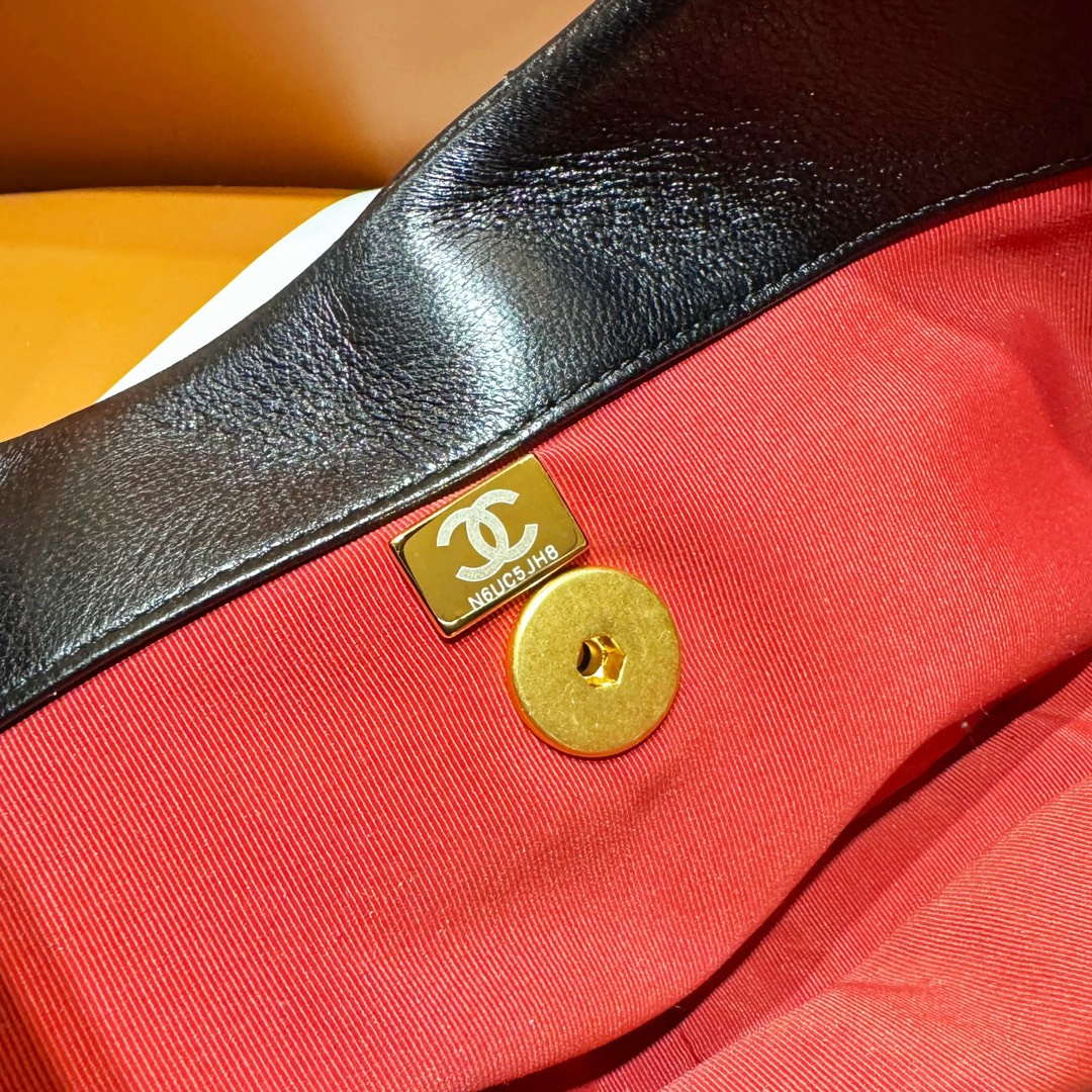 Chanel 24C AS4638 Hobo Bag Lambskin & Gold-Tone Metal Black - Default Title - View 9