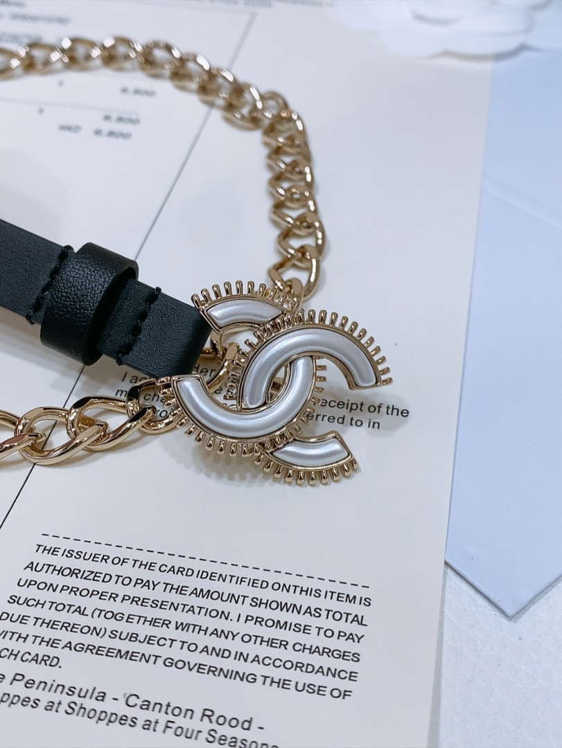 Chanel 24c calfskin Resin white logo buckle  pearl and gold metal 1.5cm AA0927
