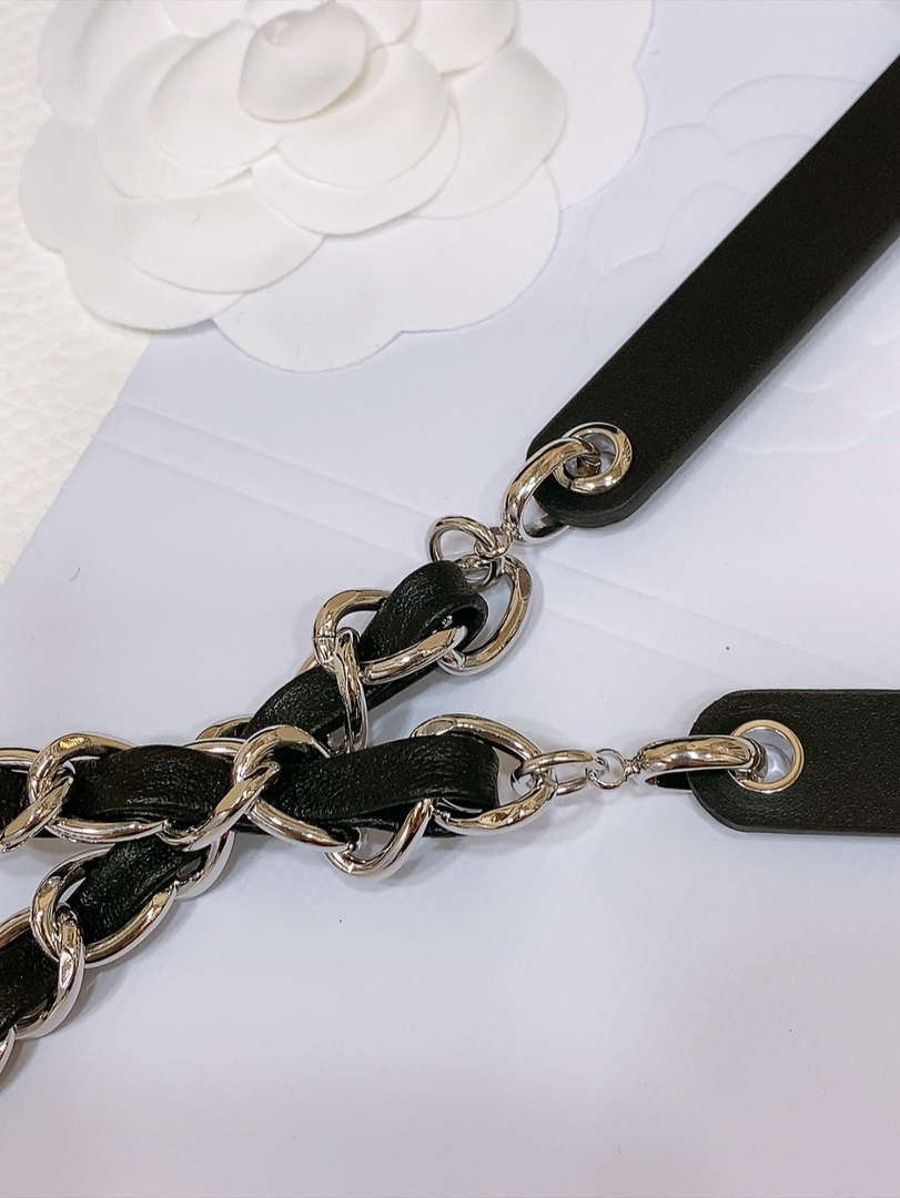 Chanel 24c calfskin Resin white logo buckle  pearl and gold metal 1.5cm AA0928