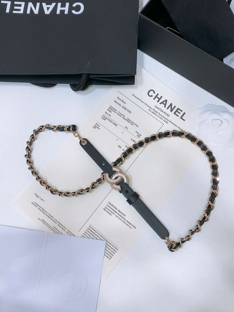Chanel 24c calfskin Resin white logo buckle  pearl and gold metal 1.5cm AA0929