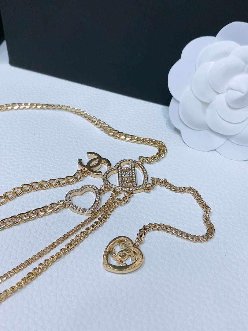 Chanel 24c calfskin Resin white logo buckle  pearl and gold metal 1.5cm AA0930