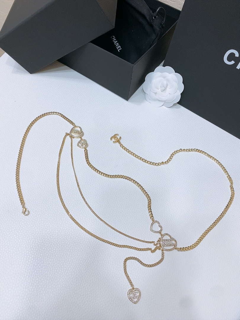 Chanel 24c calfskin Resin white logo buckle  pearl and gold metal 1.5cm AA0930