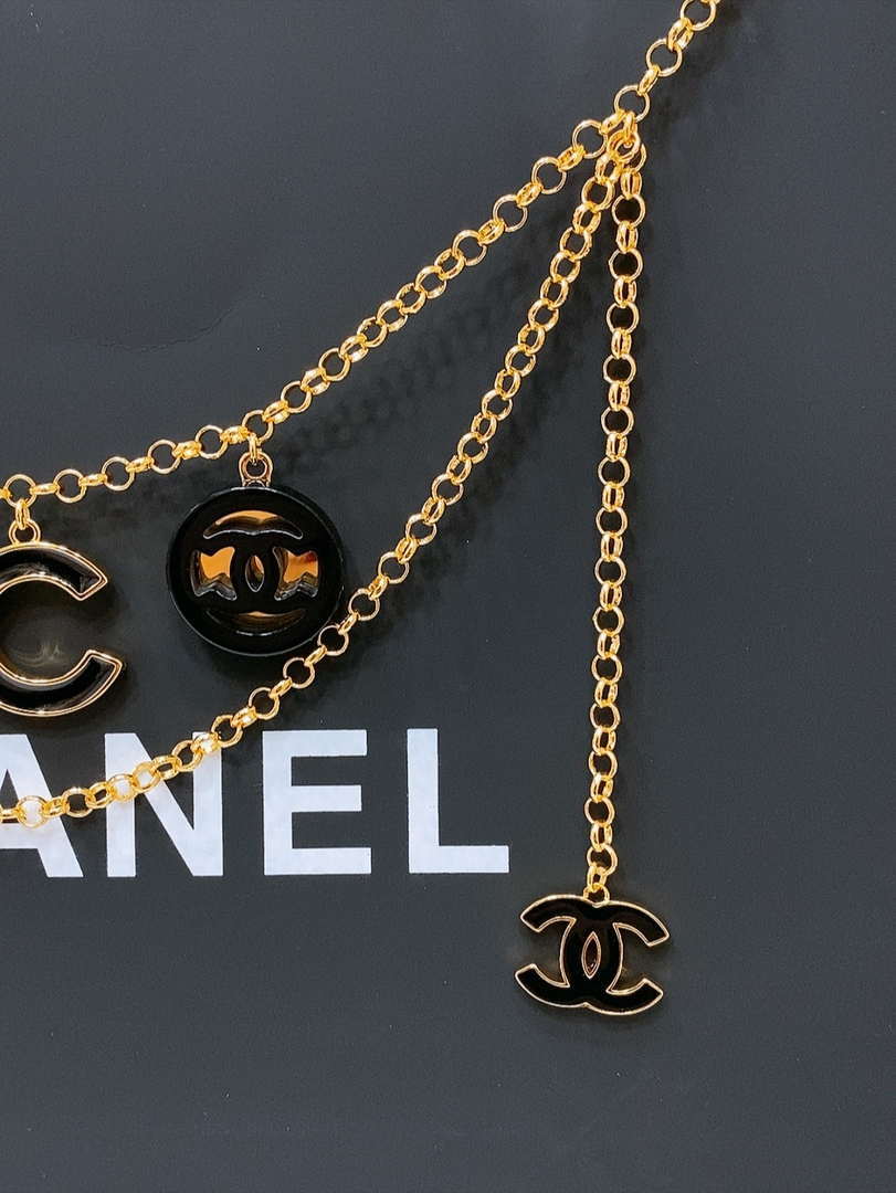 Chanel 24c calfskin Resin white logo buckle  pearl and gold metal 1.5cm AA0931