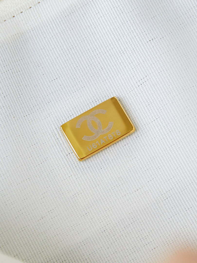 Chanel 24K New Bowling ball waxed Lambskin AS5152 White Gold