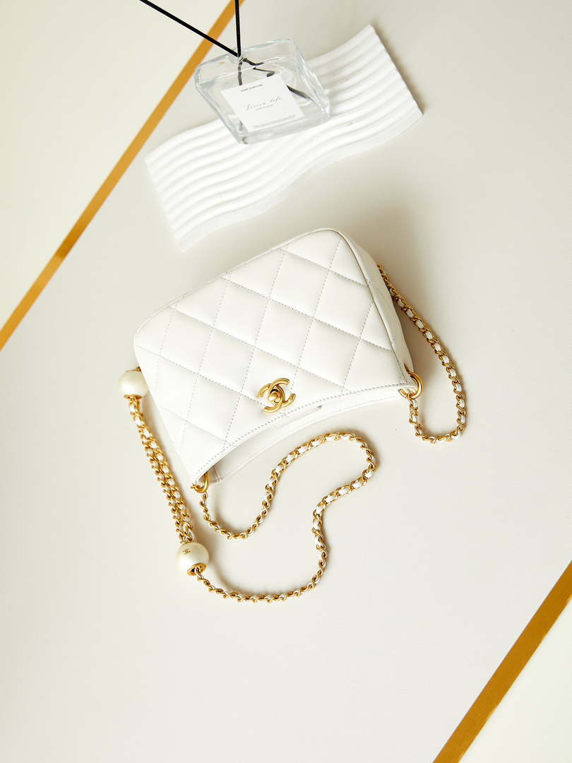Chanel 24S AS4859 Hobo Bag Lambskin & Gold-Tone Metal Pearl White