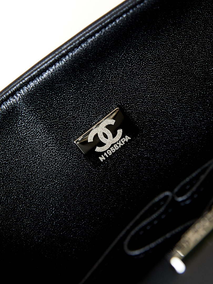 Chanel 24SS A01112 Flap Classic Handbag Large diamond inlaid Silver