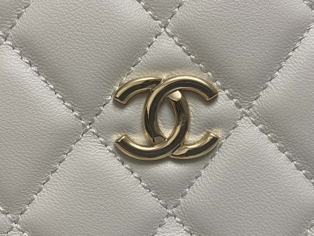 Chanel 25A AS5167 Small box bag Lambskin White
