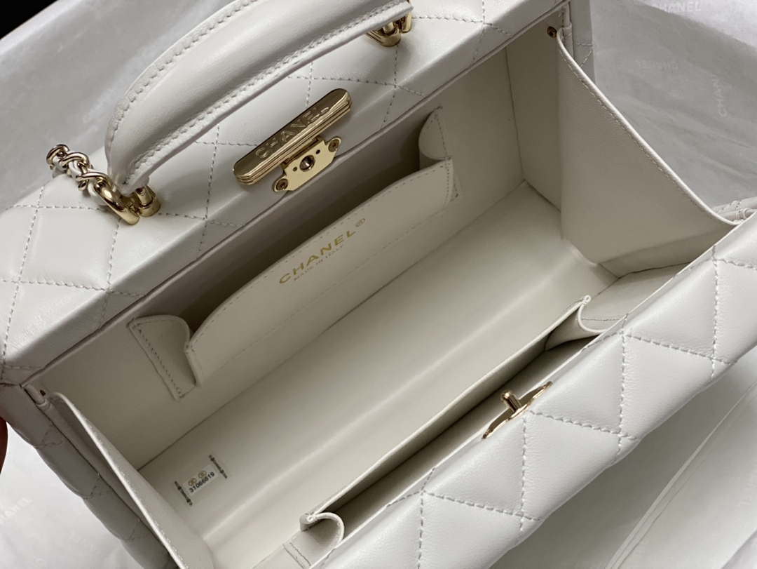 Chanel 25A AS5167 Small box bag Lambskin White