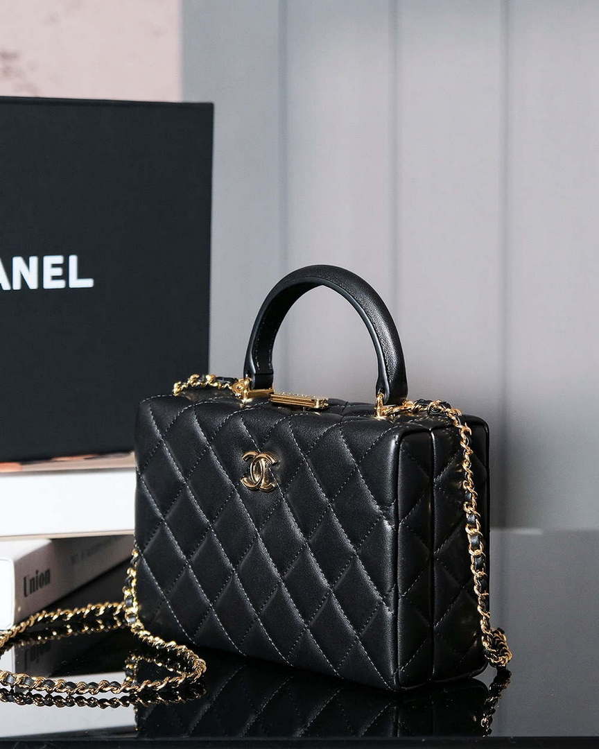 Chanel 25A AS5167 Autumn and Winter New Vanity Box Lambskin Bag Black
