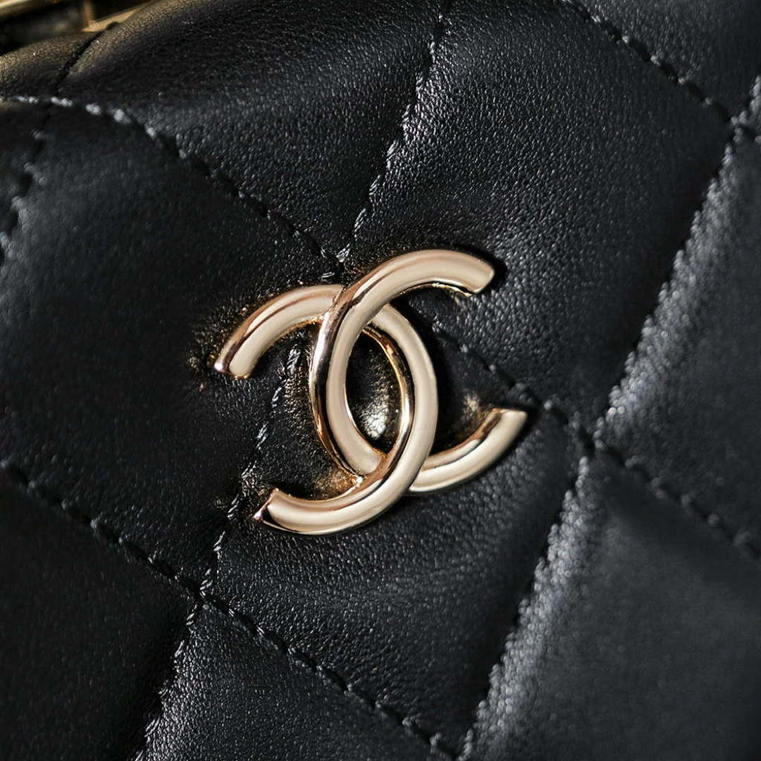 Chanel 25A AS5167 Autumn and Winter New Vanity Box Lambskin Bag Black