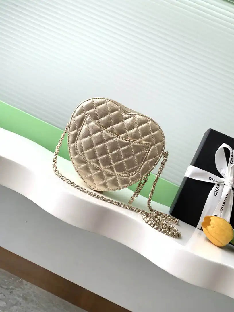 Chanel 25B Heart Clutch with Chain Lambskin Gold-Tone Metal AS3191