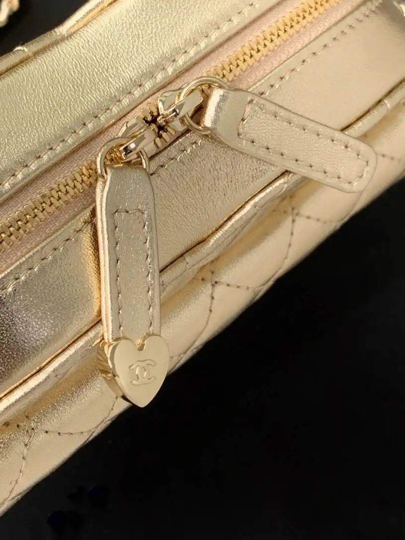 Chanel 25B Heart Clutch with Chain Lambskin Gold-Tone Metal AS3191