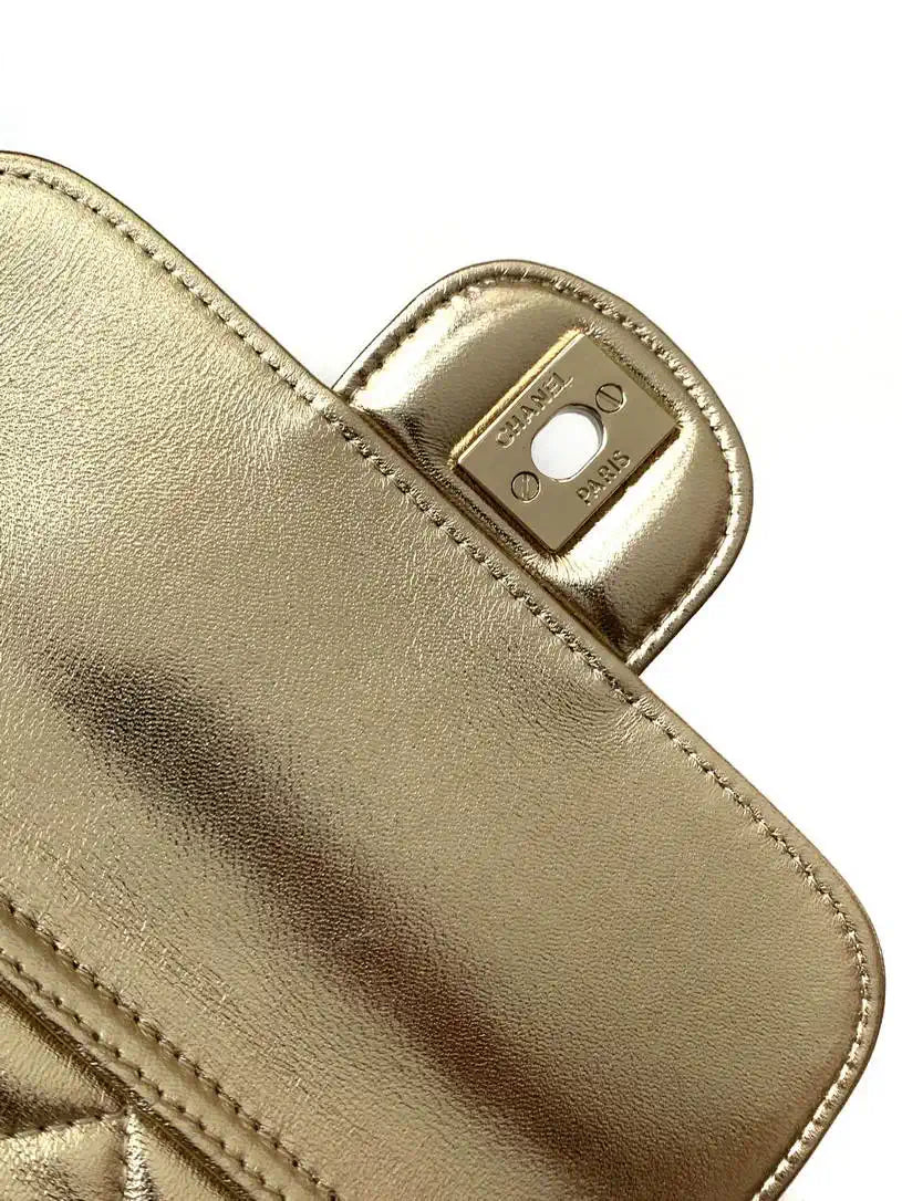 Chanel 25B Heart Clutch with Chain Lambskin Gold-Tone Metal AS3191