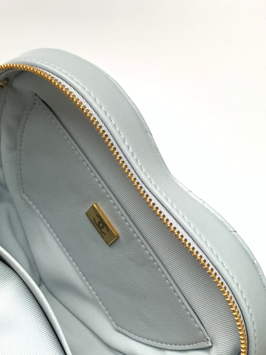 Chanel 25B Heart Clutch with Chain Lambskin Gold-Tone Metal AS3191