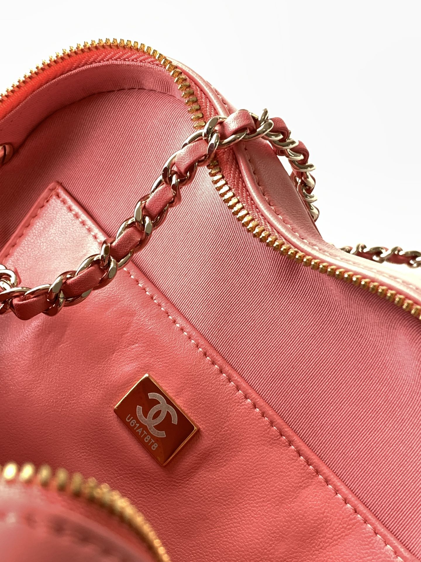 Chanel 25B Heart Clutch with Chain Lambskin Gold-Tone Metal AS3191