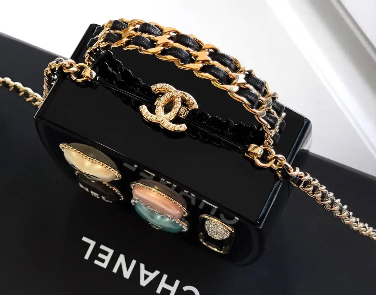 Chanel 25B Makeup Palette Minaudiere Plexi Strass & Gold-Tone Metal AS5652