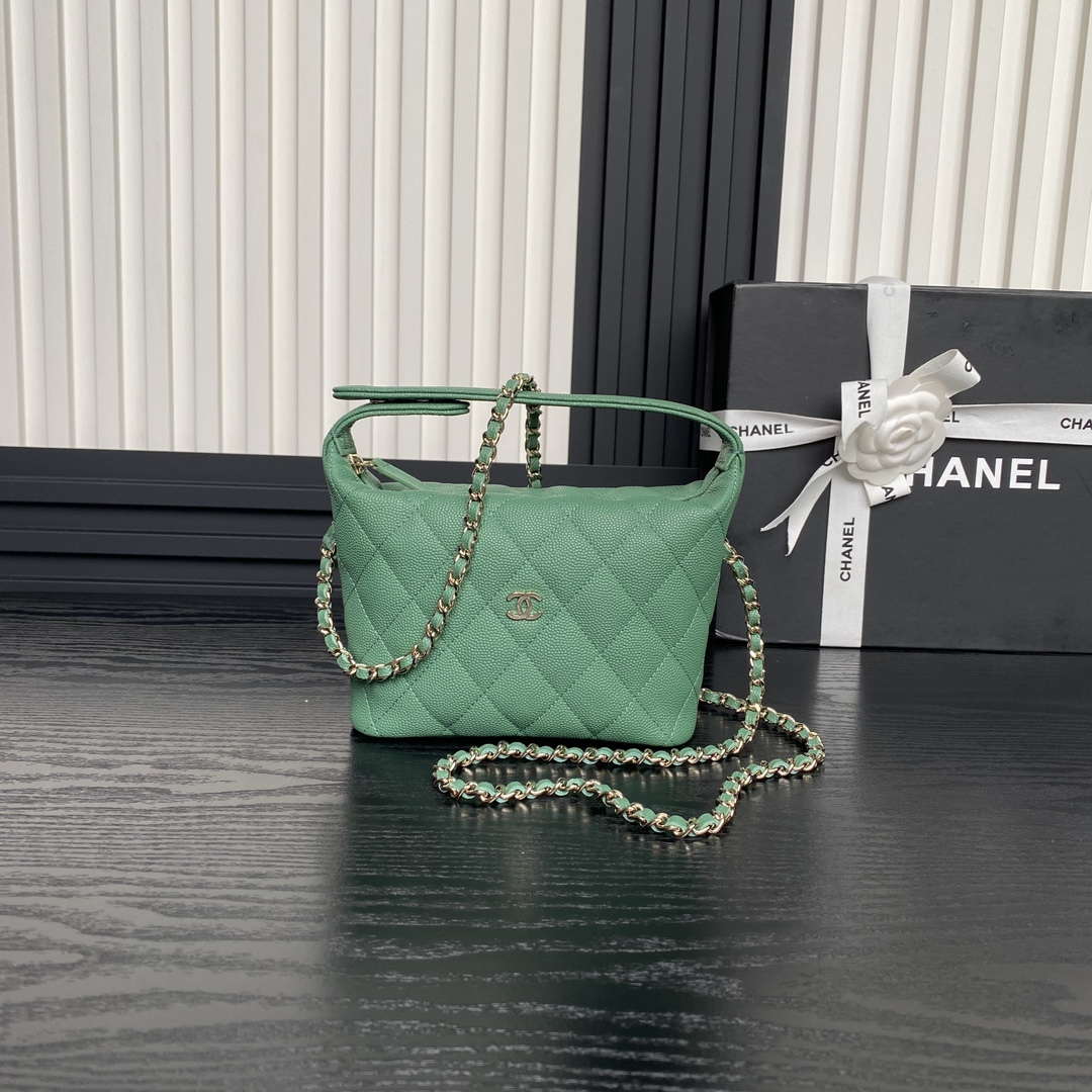 Chanel 25C AP4386 Hobo Grained Calfskin & Gold-Tone Metal Green - Default Title - View 1