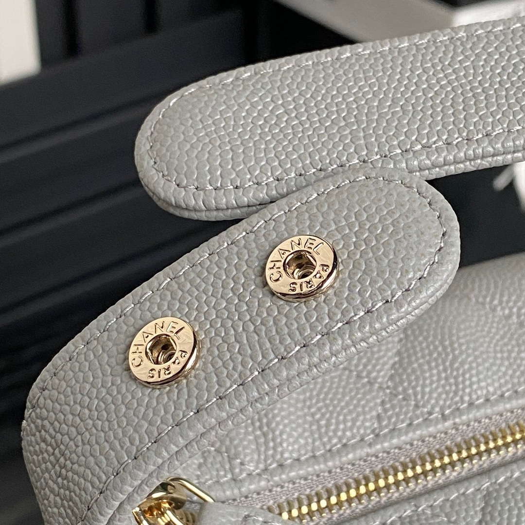 Chanel 25C AP4386 Hobo Grained Calfskin & Gold-Tone Metal Gray