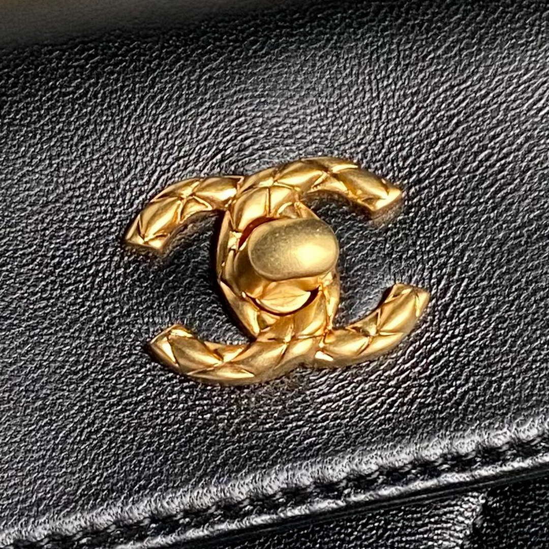 Chanel 25C AS5036 Small Tote Lambskin & Gold-Tone Metal Black