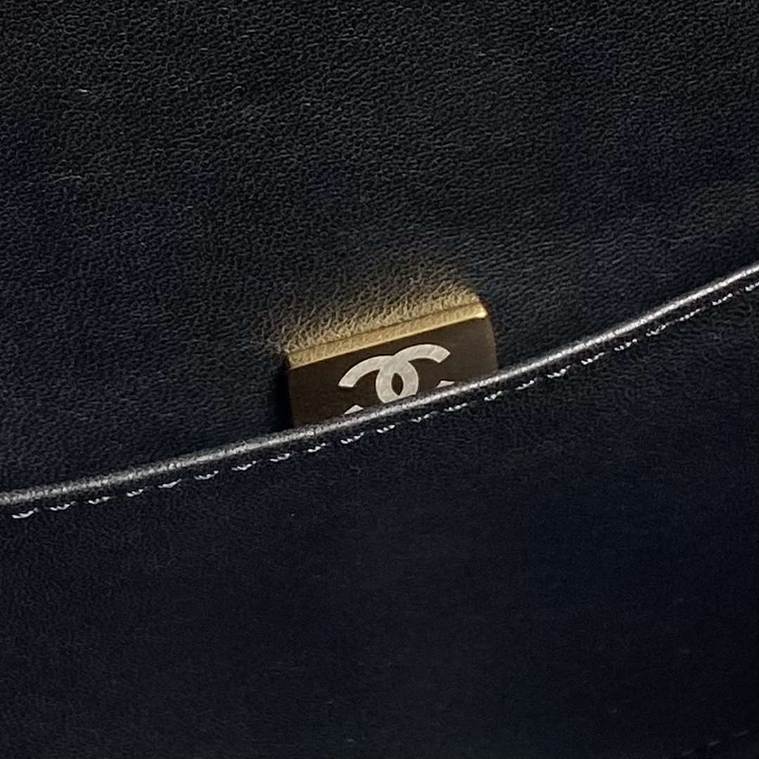 Chanel 25C AS5036 Small Tote Lambskin & Gold-Tone Metal Black - Default Title - View 9