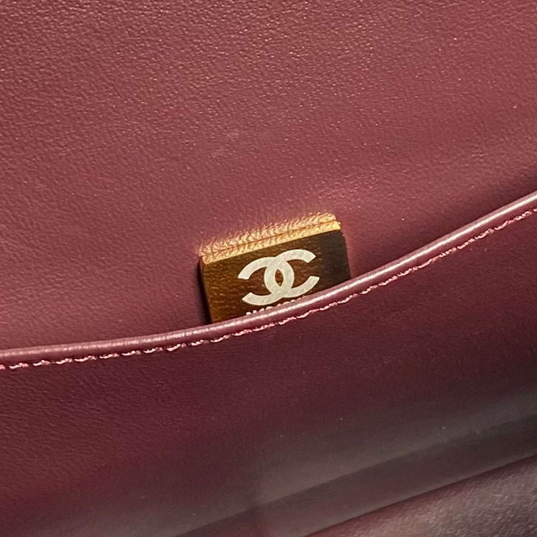 Chanel 25C AS5036 Small Tote Lambskin & Gold-Tone Metal Wine Red