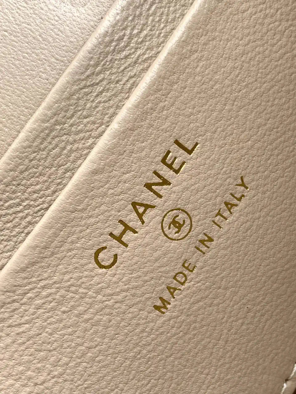 Chanel 25C Vanity with Chain Grained Calfskin AP4407 Apricot