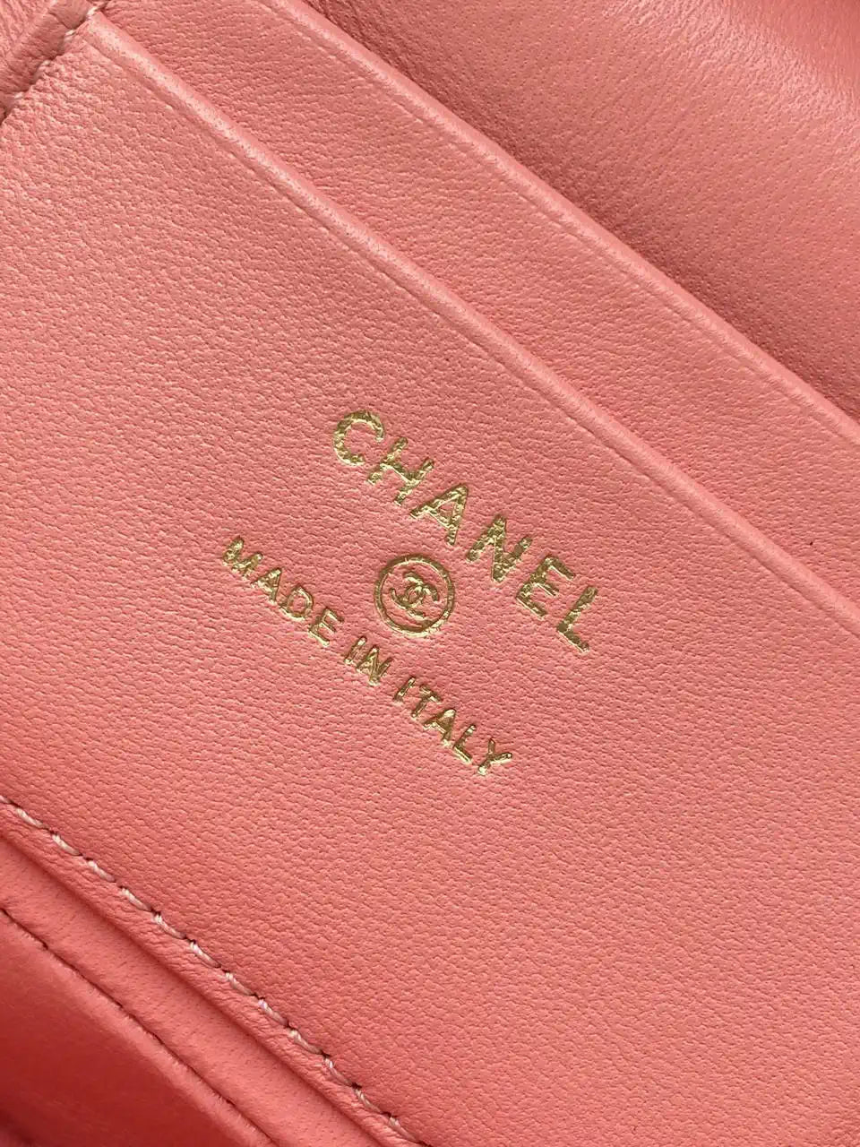 Chanel 25C Vanity with Chain Grained Calfskin AP4407 Rose Red