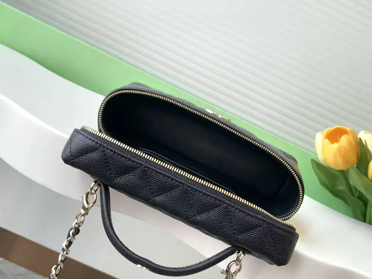 Chanel 25C Vanity with Chain Grained Calfskin AP4407 Black