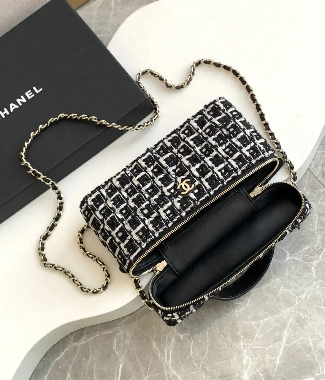 Chanel 25C Vanity with Chain Canvas AP4407 Black &white