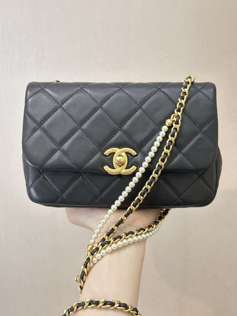 Chanel 25P AS5352  Mini Flap Bag Shiny Lambskin  Imitation Pearls & Gold-Tone Metal Black