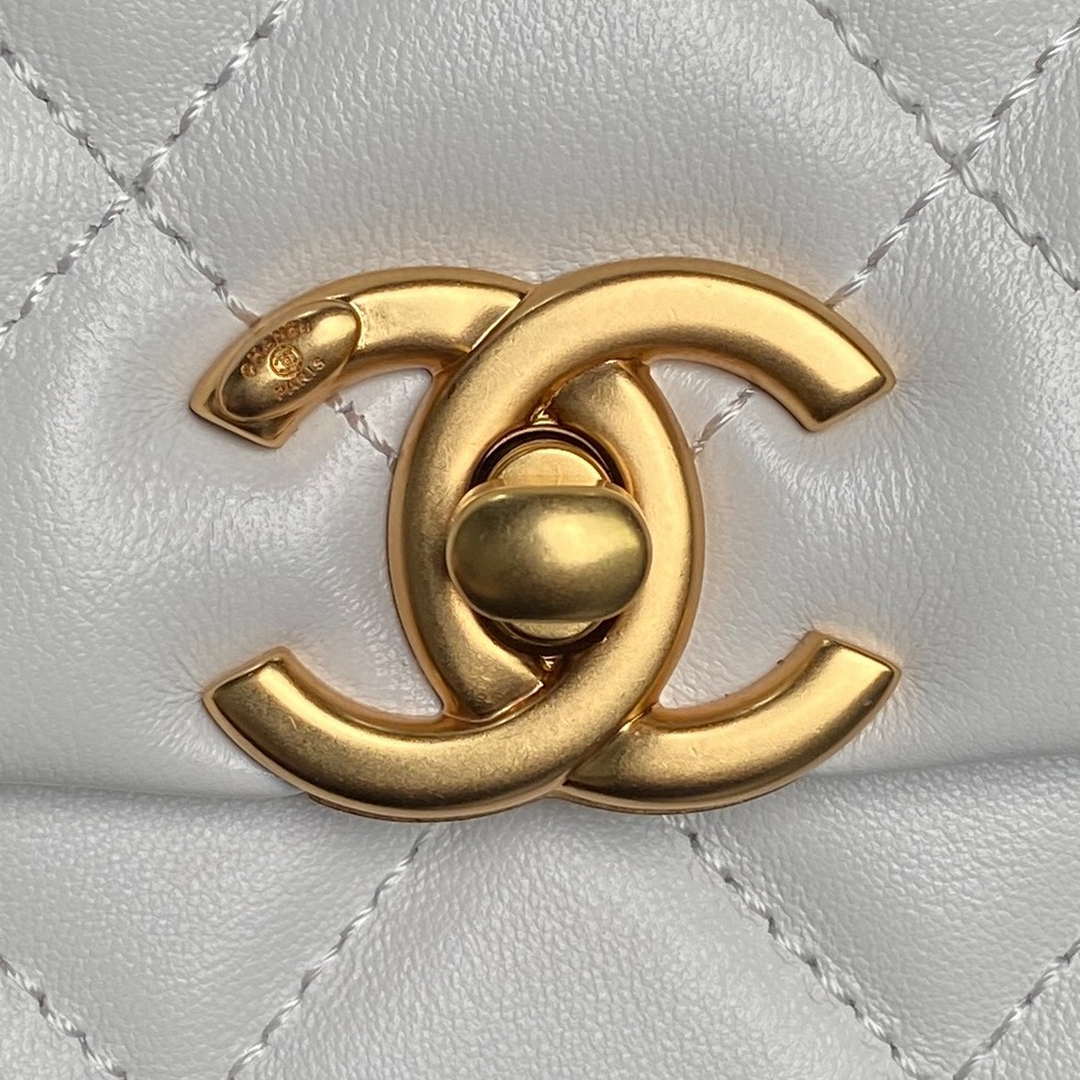 Chanel 25P AS5352  Mini Flap Bag Shiny Lambskin  Imitation Pearls & Gold-Tone Metal White