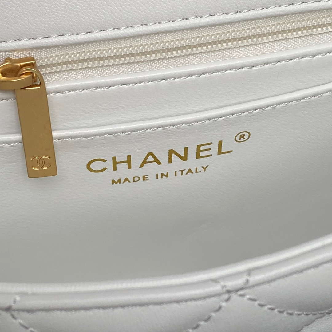 Chanel 25P AS5352  Mini Flap Bag Shiny Lambskin  Imitation Pearls & Gold-Tone Metal White