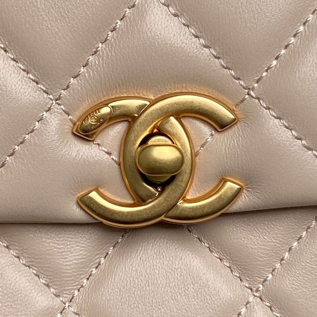 Chanel 25P AS5353 Flap Bag Shiny Lambskin  Imitation Pearls & Gold-Tone Metal Apricot