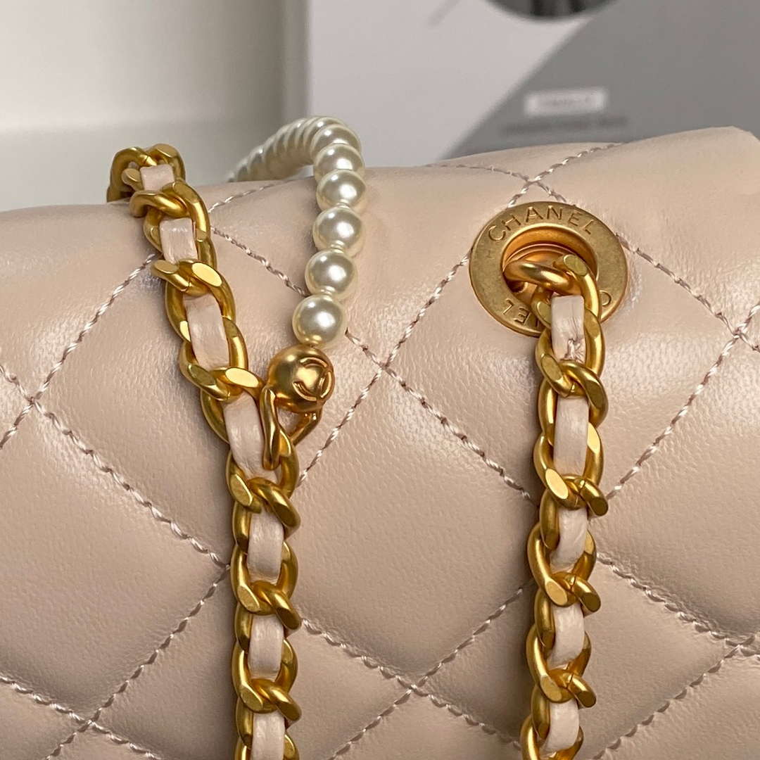 Chanel 25P AS5353 Flap Bag Shiny Lambskin  Imitation Pearls & Gold-Tone Metal Apricot