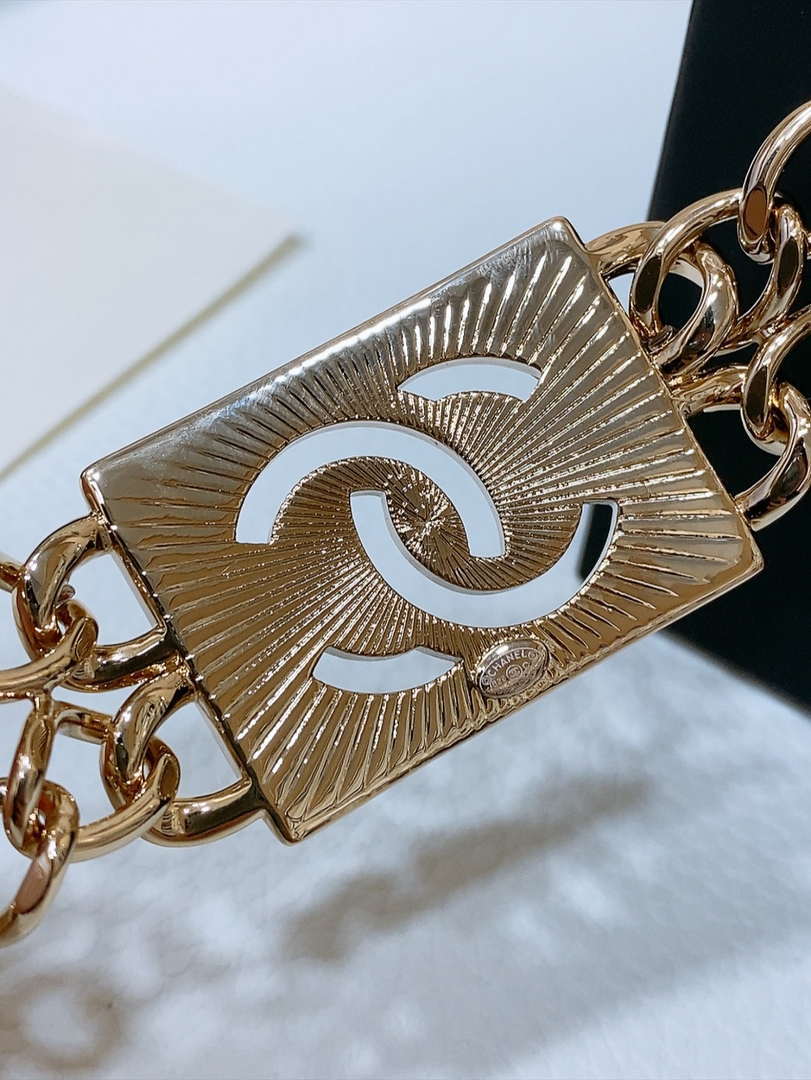Chanel 25S Chain Belt Metal and Resin Black and White AA0900
