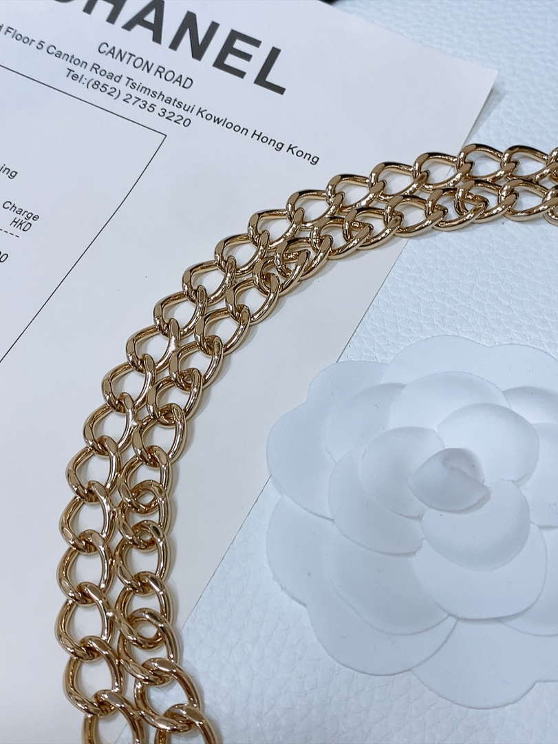 Chanel 25S Chain Belt Metal and Resin Black and White AA0900