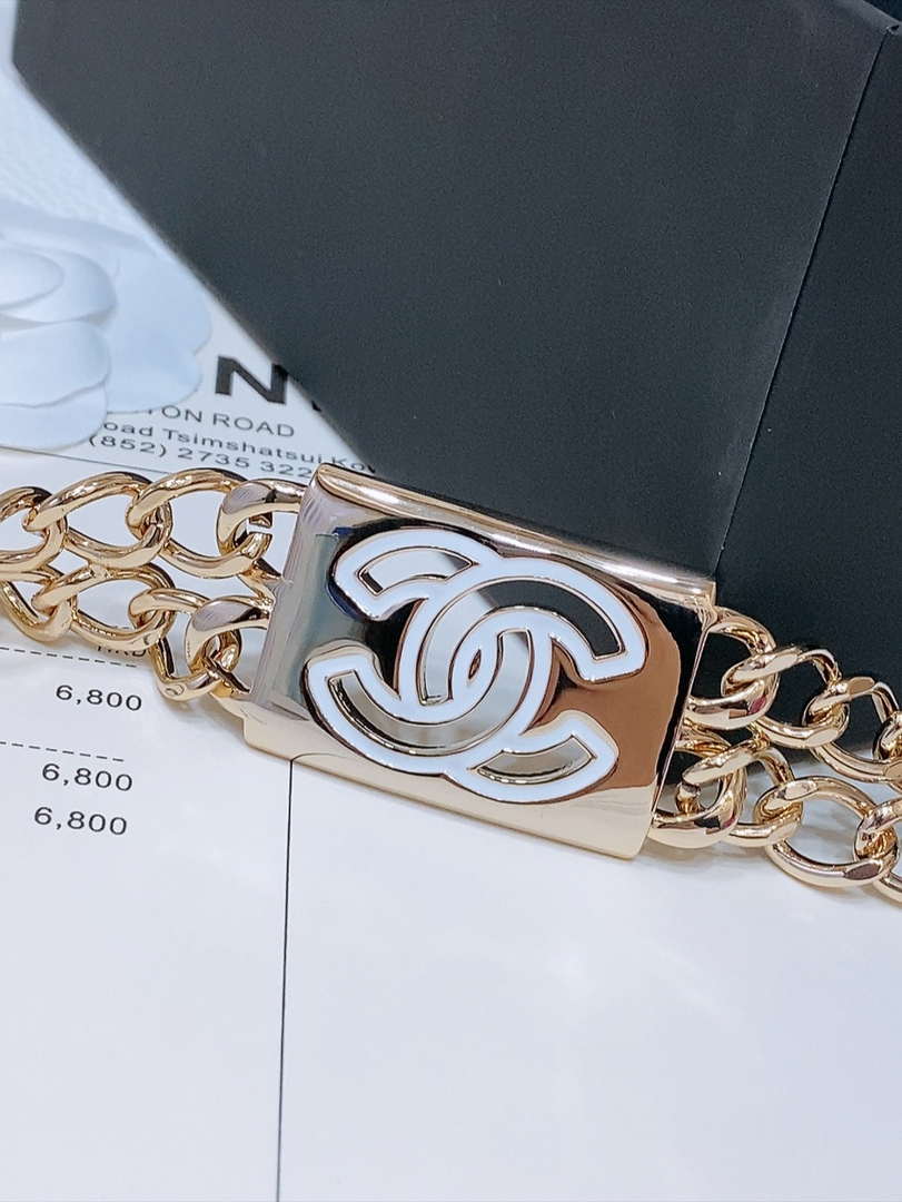 Chanel 25S Chain Belt Metal and Resin Black and White AA0901