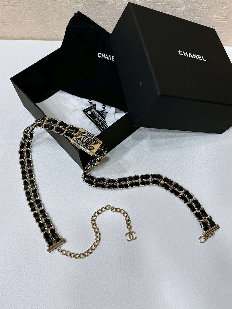 Chanel 25S Chain Belt Metal and Resin Black and White AA0902