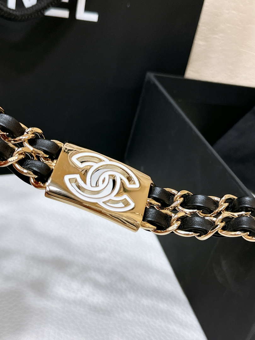 Chanel 25S Chain Belt Metal and Resin Black and White AA0903